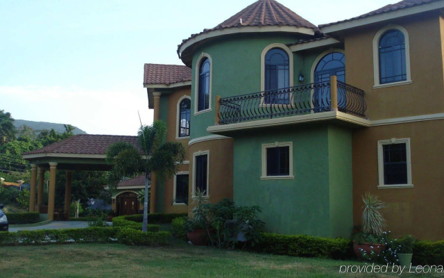 Milbrooks Resort