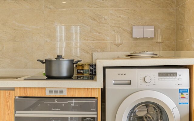 Bainianhui International Apartment