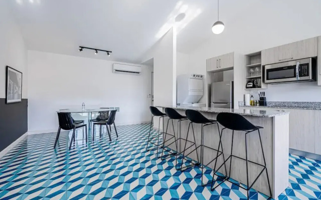 w Amazing 2BR in Santa Ana