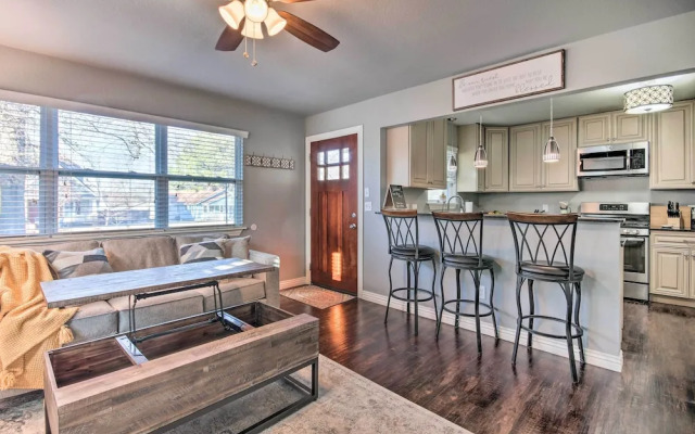 Cozy Duplex, Walk to Bentonville City Square!