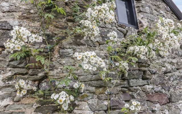 Hunstone Barn