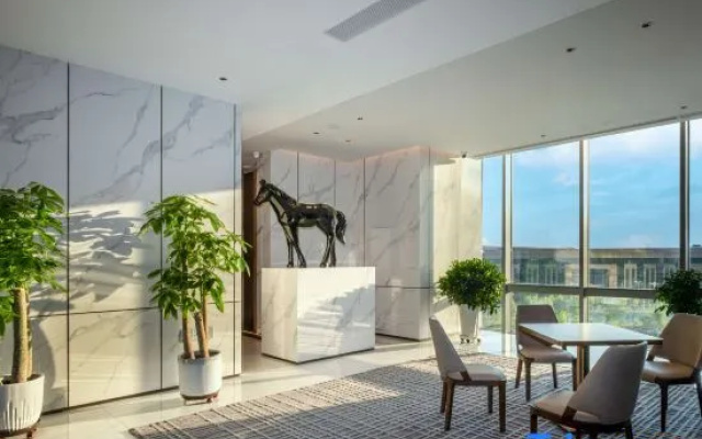 Holguos Sghotels Platinum Zun Hotel — 4-star hotel in Korgas City