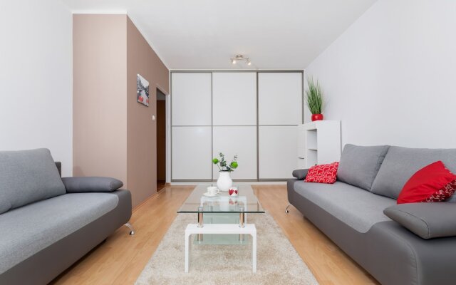 Apartments Malczewskiego 7 by Renters