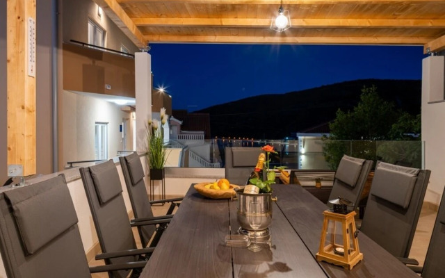 Lux 3 - Heated Pool - A6