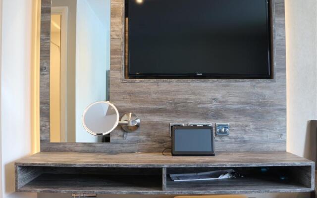 Drift Inn (Formerly The Waterfront Hotel)