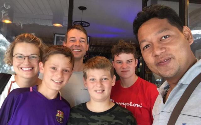 You In House URT Surathani Airport