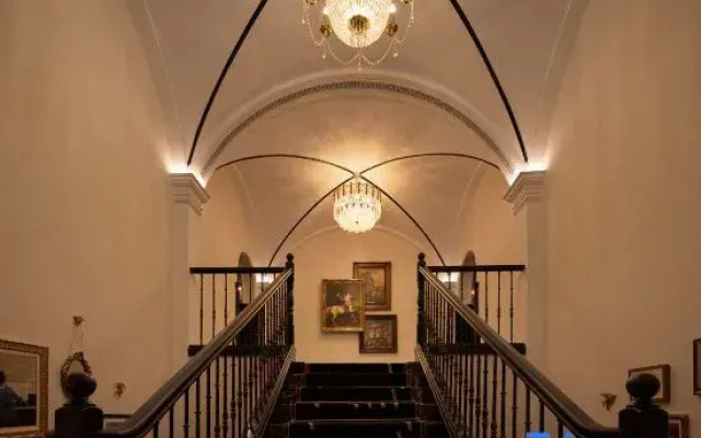 Unique Hotel (Changsha Wuyi Square Shuyuan Road Branch)