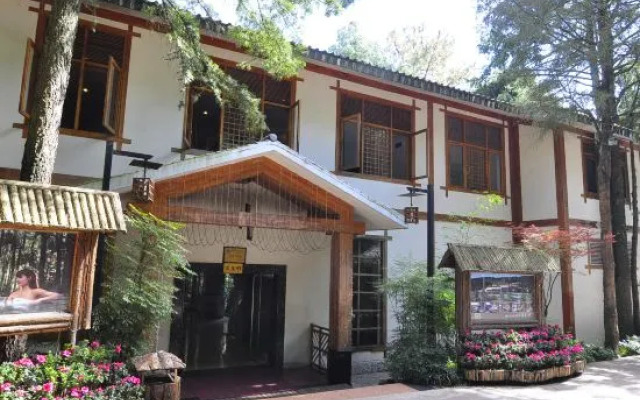 Jinfang Hot Spring Banshan Hotel