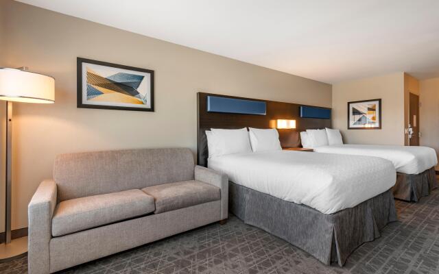 Holiday Inn Express & Suites Carlisle Southwest – I-81 by IHG