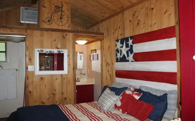 The Cabins at Shale Lake