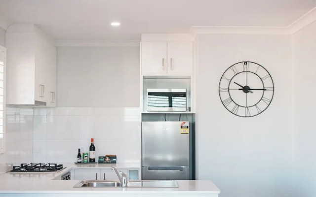 42 Banksia by the BnB Collection