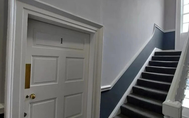 Stunning Temple BAR 2 BED Apartment