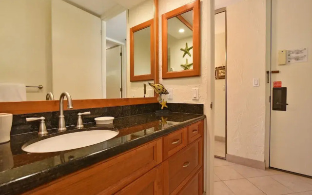 Papakea #e207 1 Bedroom Condo by RedAwning