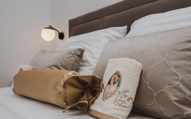 Luxury Modern House, Just 1 min Walk to the Beach