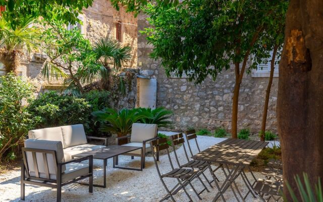 Old Town House With Lush Private Garden