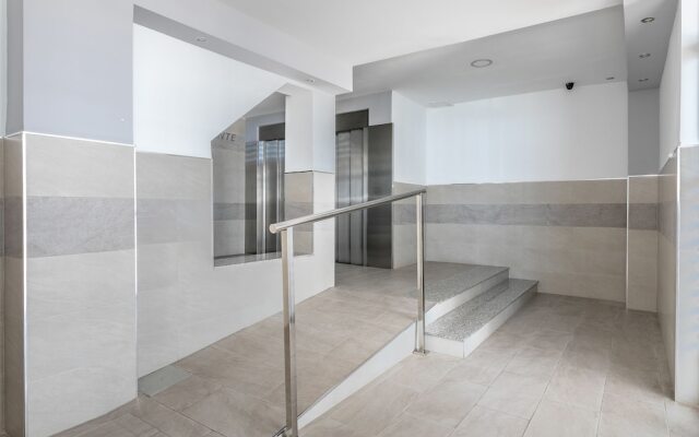 Almirante 903 JUST ON THE BEACH