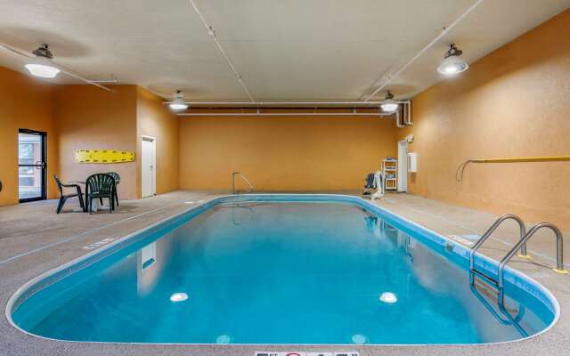 Comfort Inn & Suites Cincinnati Eastgate