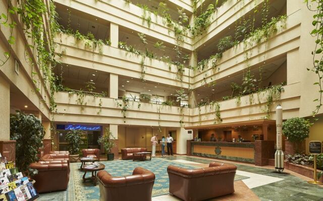 Proton Hotel