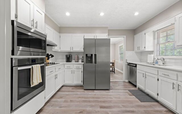 Beautiful Newly-renovated Home in Indian Hills