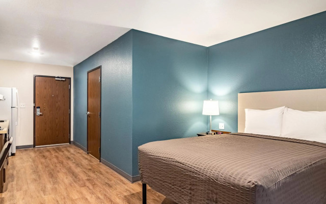 WoodSpring Suites Toledo Maumee