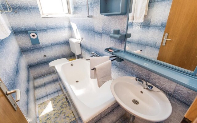 Stunning Home in Barbat With Wifi and 3 Bedrooms