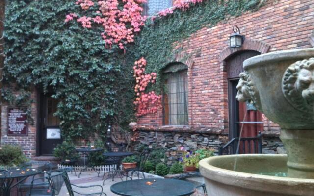 Historic Cary House Hotel