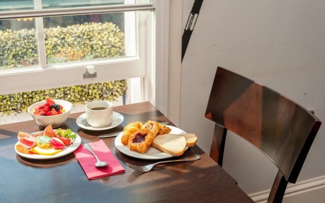 12 London Street Apartments