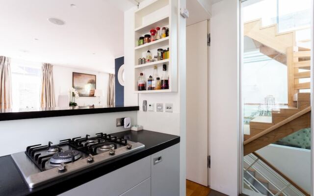 NEW Stunning 5BD Kensington House