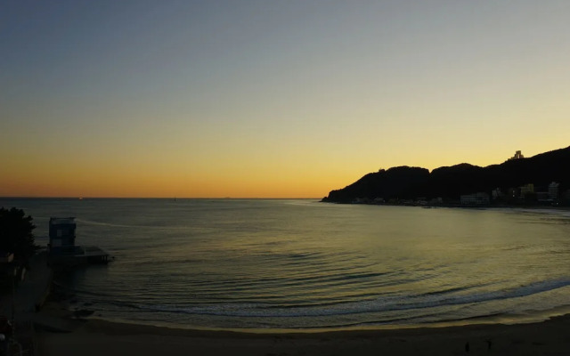 Flat B Hostel - Hostel