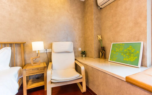 Summer Flower Apartment