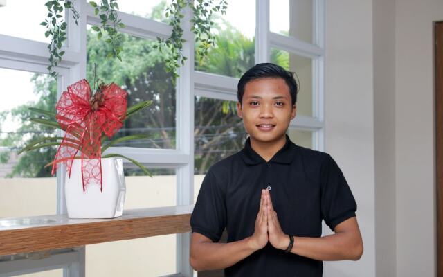 Airy Fatmawati Abdul Majid Raya 12 Jakarta