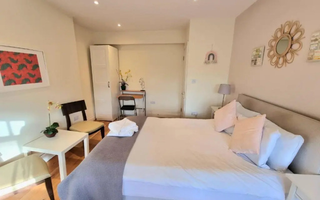 Urban Stay Oxford Gardens Apartments