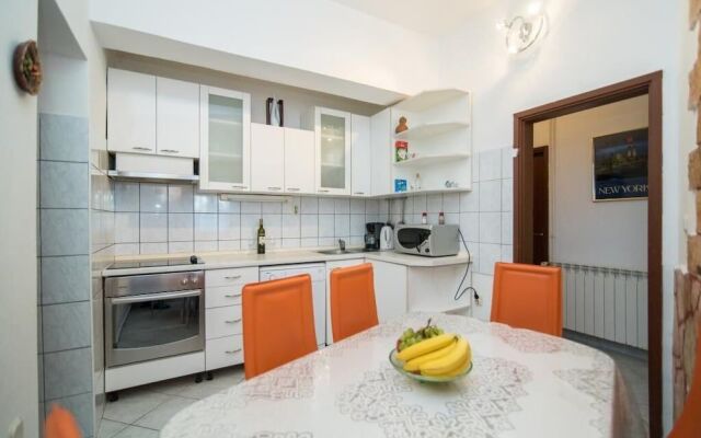 Apartment Sweet Dreams