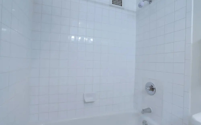 Apt Near Airport in Crystal City