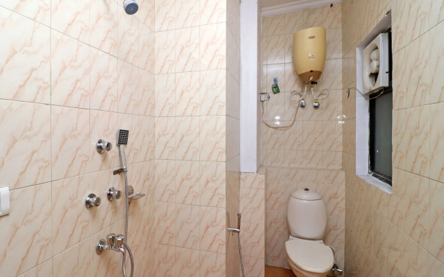 Hotel Feather By OYO Rooms