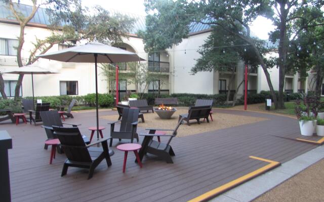 Holiday Inn Irving Las Colinas by IHG