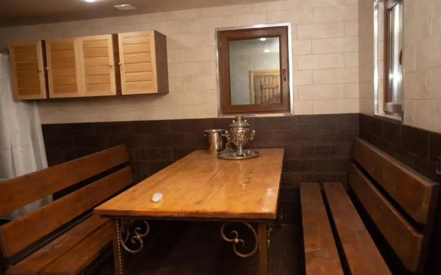 Apex rest house