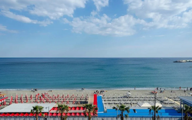 Altido Fronte Mare a Varazze