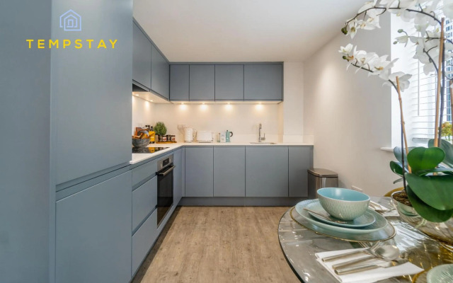 High Spec Modern Apartment Prime Location! Parking