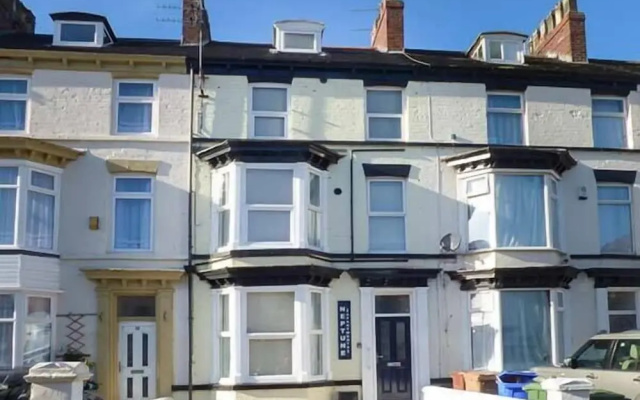 Flat 1