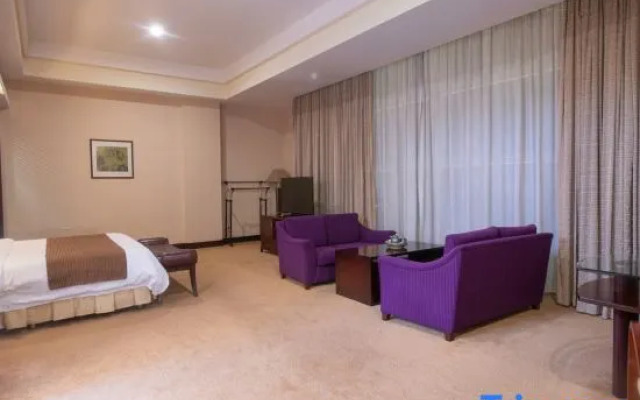 Royal Hotel
