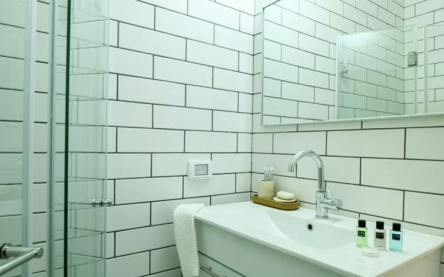 Simple Living in Tel Aviv by Sea N' Rent