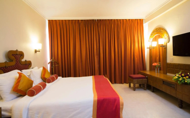Dolphin Hotel