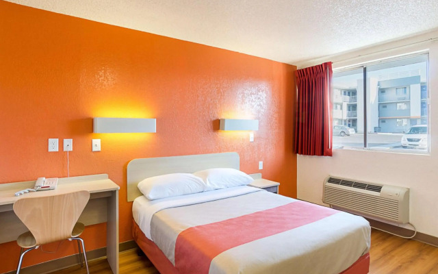 Motel 6 Denver, CO – Downtown