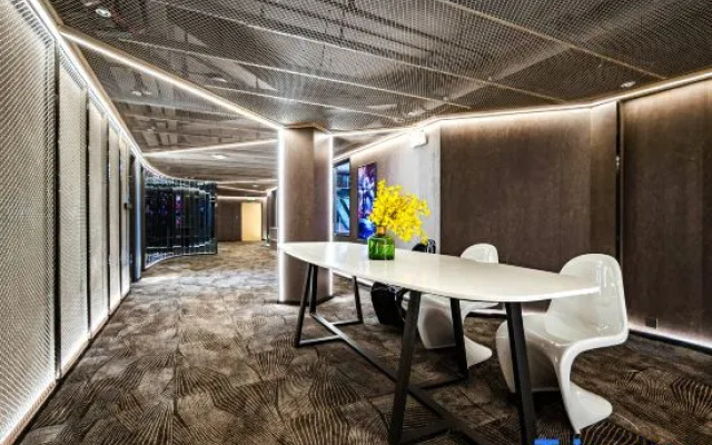 Nanyang Qiangliyang Business Electro-sports Hotel