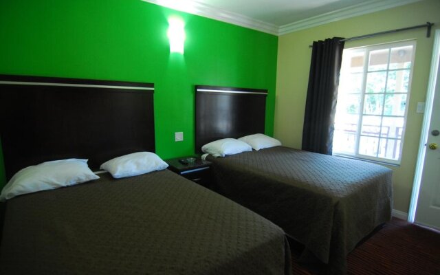 Studio City Inn