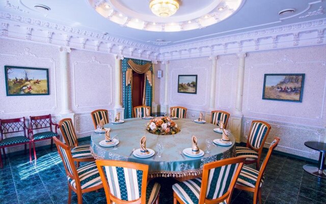 Гостиничный комплекс «Версаль»