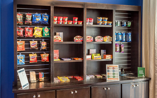 Comfort Suites near Tanger Outlet Mall