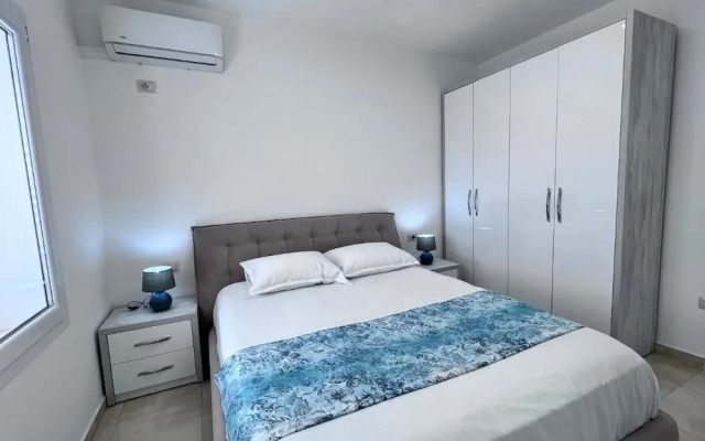 White Luxury Apartment