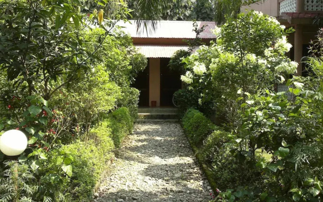 The 90's Sauraha